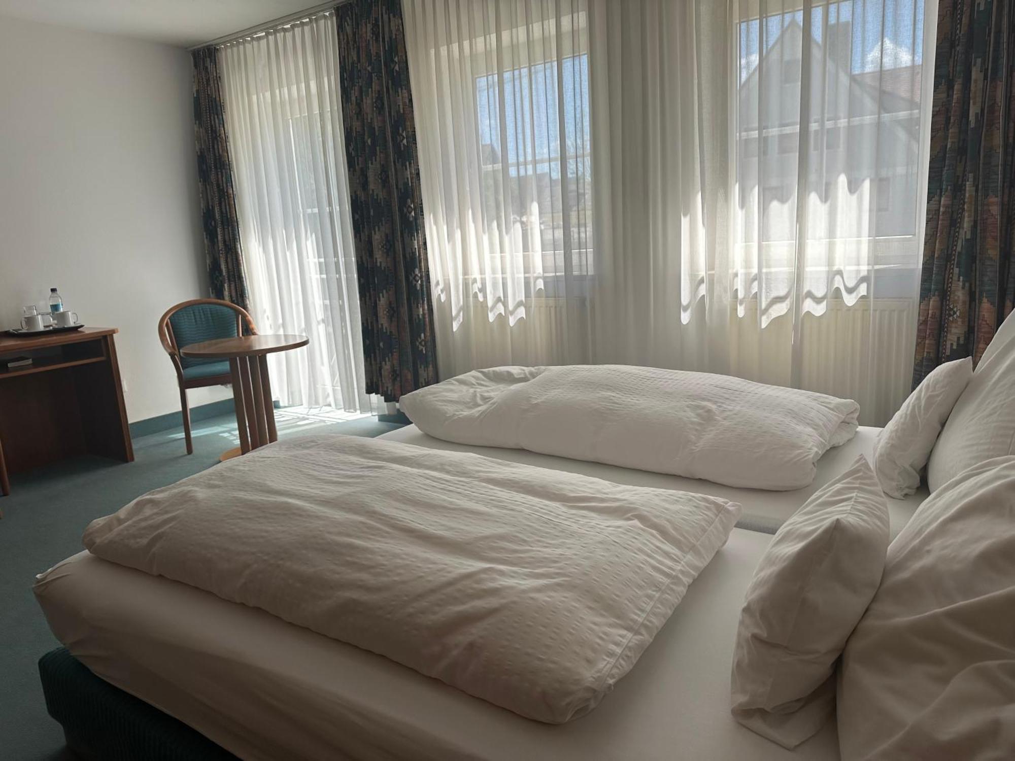 St Hotel Reichertshofen Exteriör bild